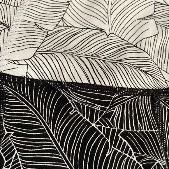 Victoria’s Secret On Point Flow Mid Rise Black White Novelty Print  SZ 8 #1142 - Picture 6 of 9